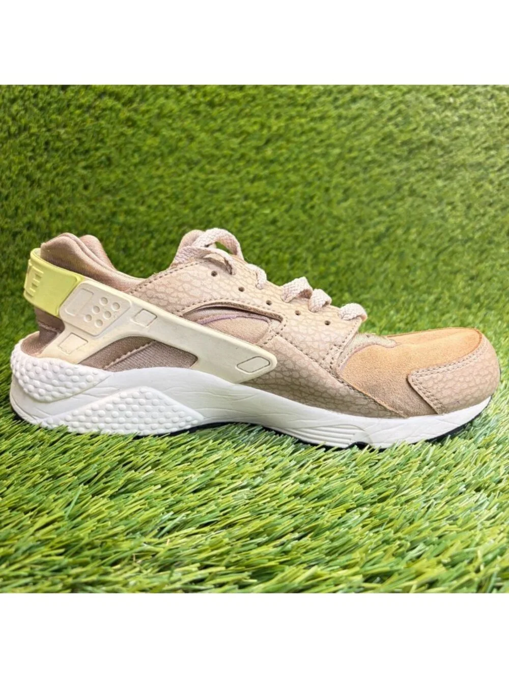 Nike Air Huarache Run Mens Size 8.5 Beige Brown Athletic Running Shoes Sneakers